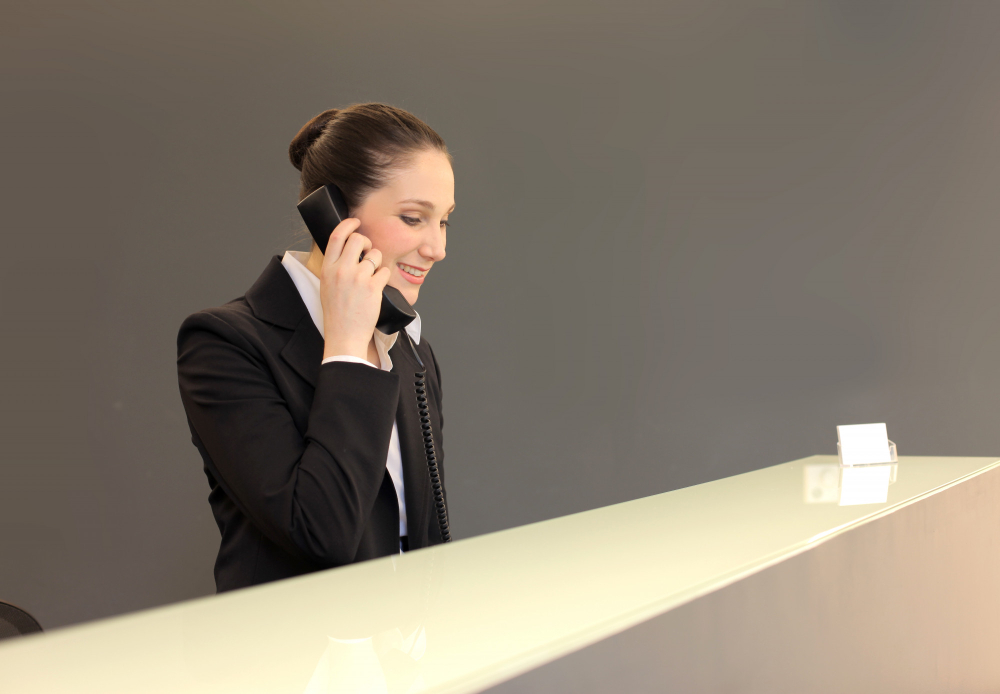 businesswoman-talking-phone